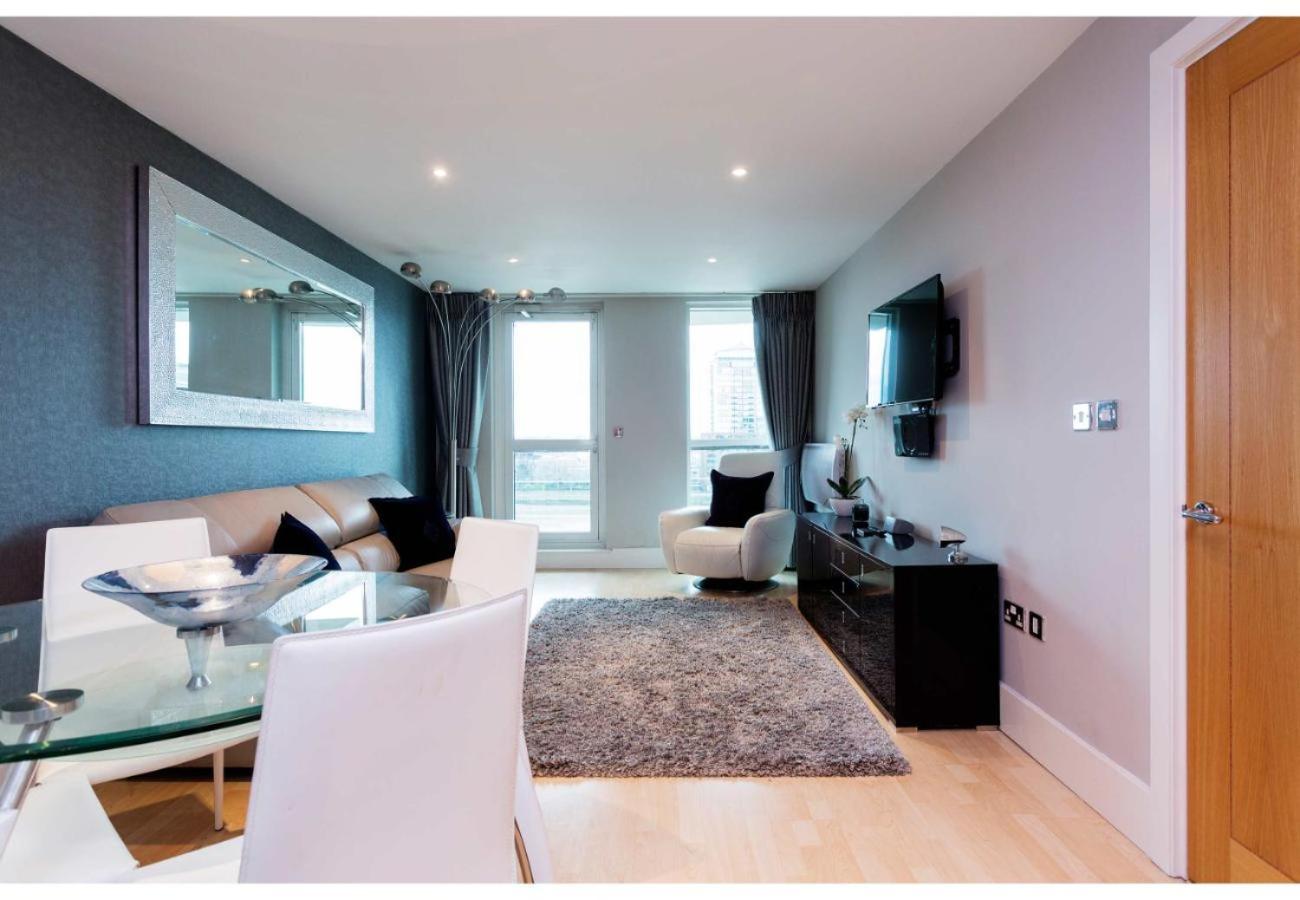 Veeve - River Views From Vauxhall 런던 외부 사진